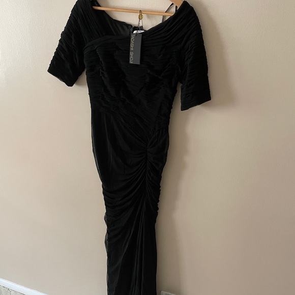 Two evening gowns - Picture 11 of 11